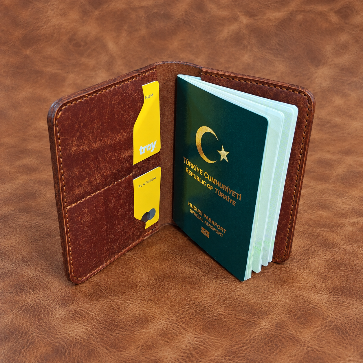 Konyak Pueblo deri pasaport kılıfı
